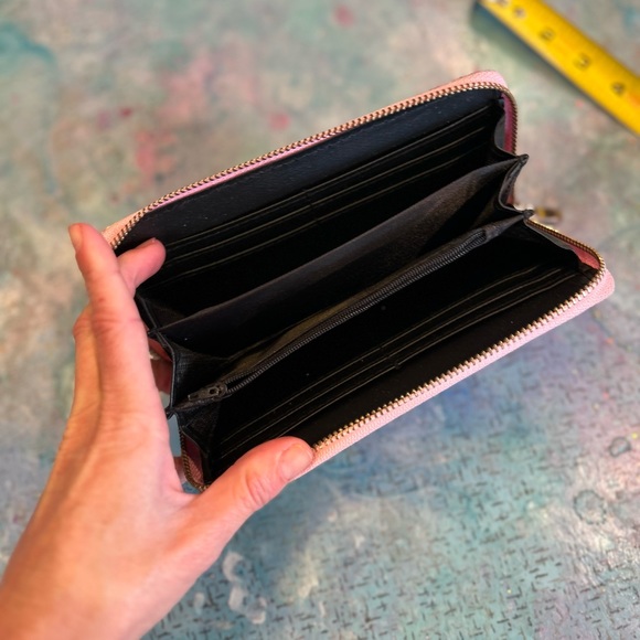 Spring Wallet - Picture 4 of 6